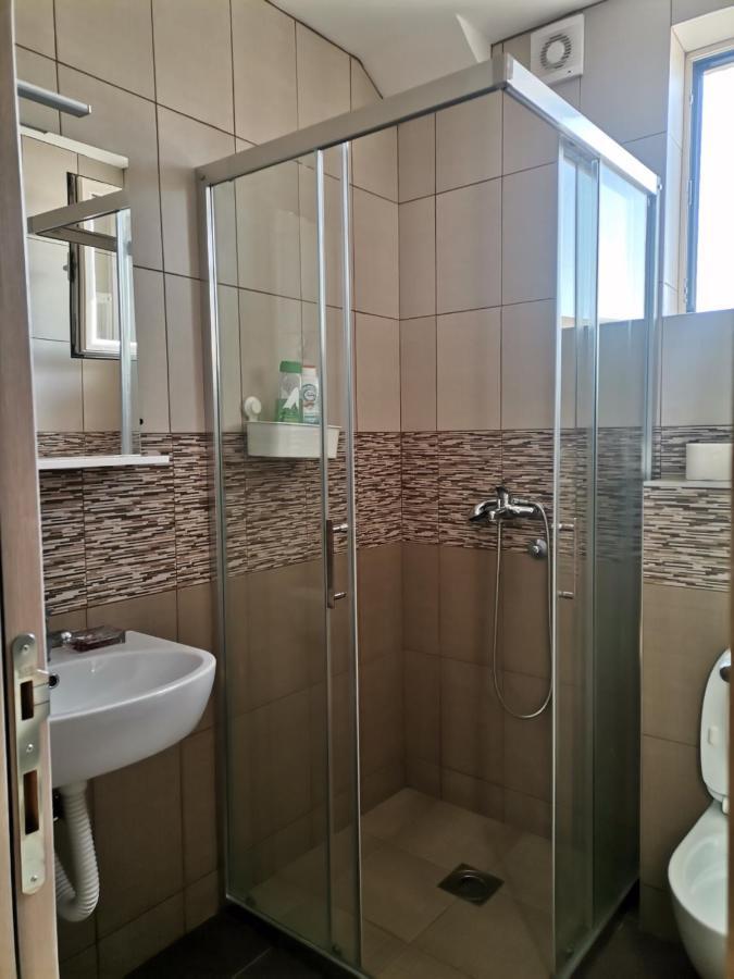 Roomsapartments Popcourt Pancevo Bagian luar foto