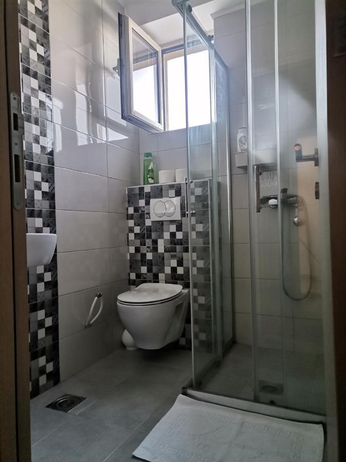 Roomsapartments Popcourt Pancevo Bagian luar foto