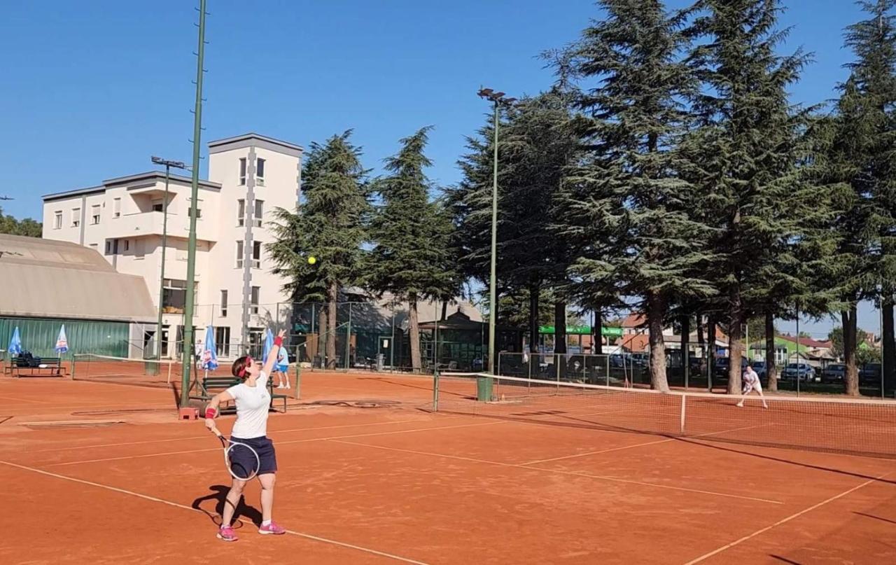 Roomsapartments Popcourt Pancevo Bagian luar foto