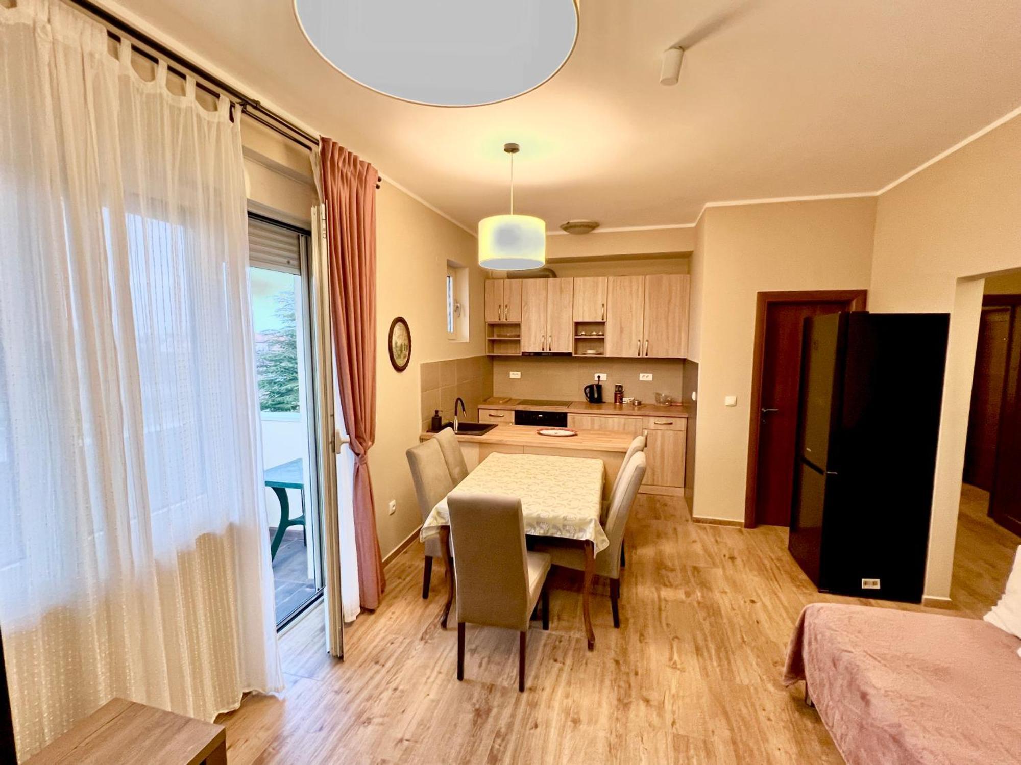 Roomsapartments Popcourt Pancevo Bagian luar foto