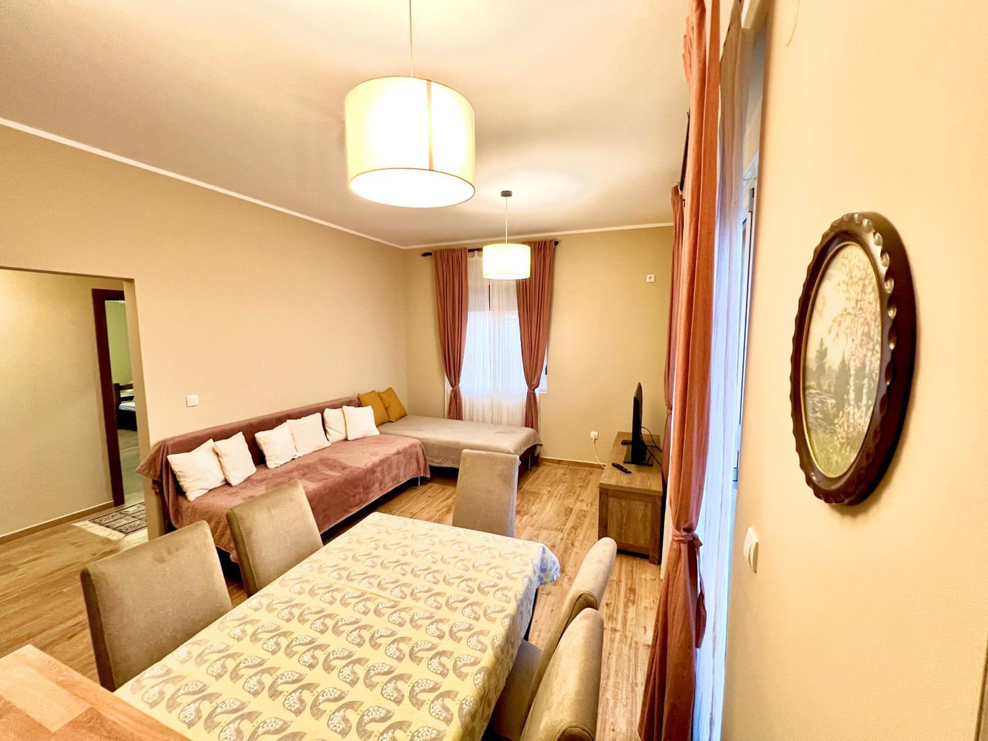 Roomsapartments Popcourt Pancevo Bagian luar foto