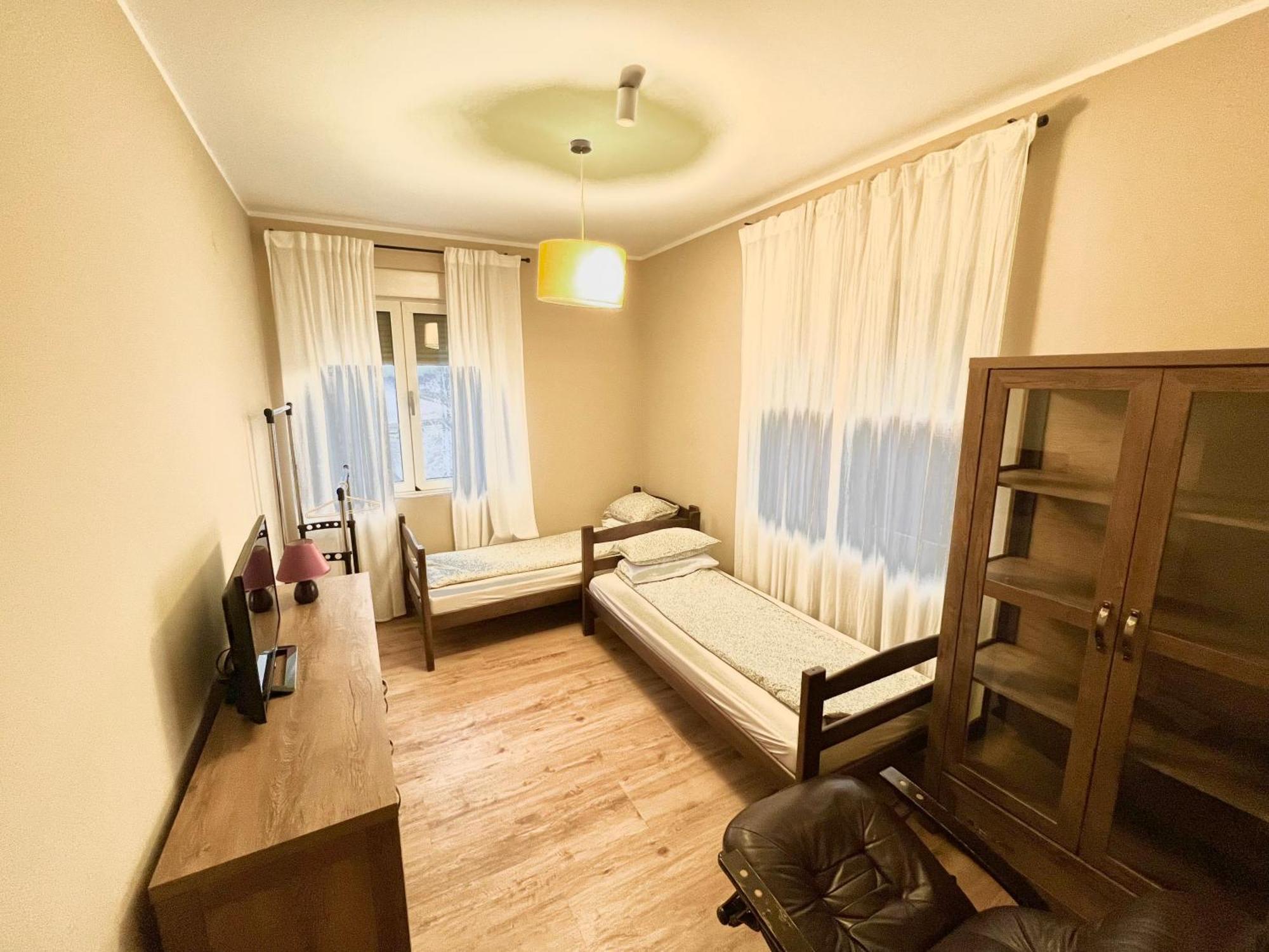 Roomsapartments Popcourt Pancevo Bagian luar foto
